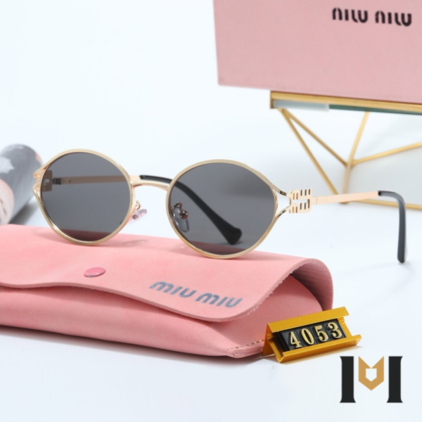 Óculos de Sol Feminino Miu Essence