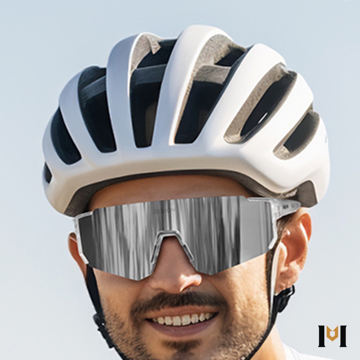 Ciclista usando o Vento com lente prata
